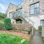 Campbells Close Apartment